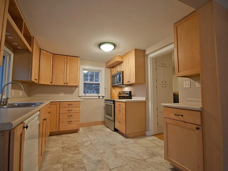 234 E Hamilton Ave — Photo 5