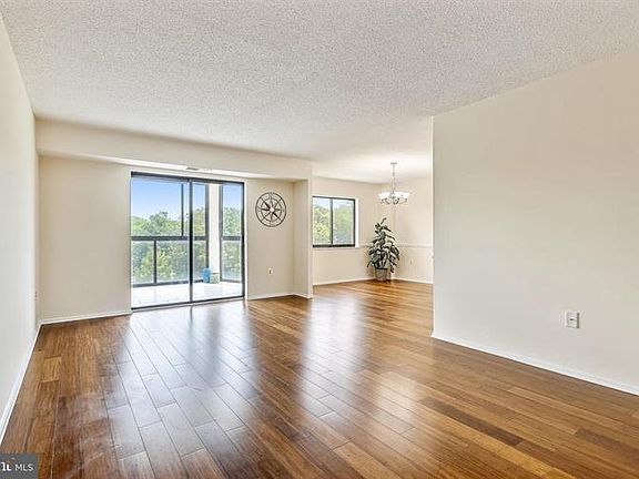 4th image of 15101 Interlachen Dr #1-611