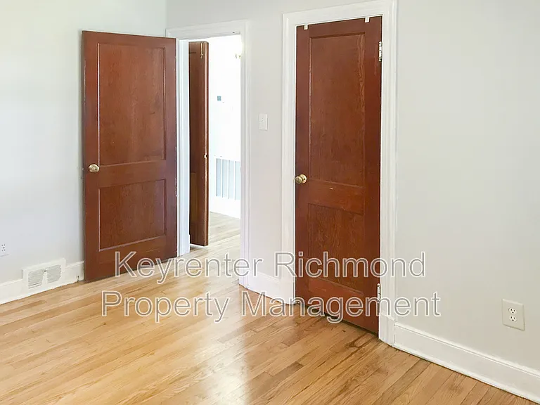 7418 Wentworth Ave — Photo 18