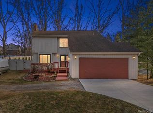 5621 Sally Rd, Clarkston, MI 48348