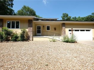 1 Roxburgh Dr, Bella Vista, AR 72715