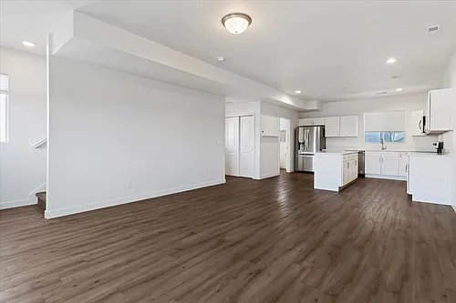 238 W Paramount Ave Photo 1