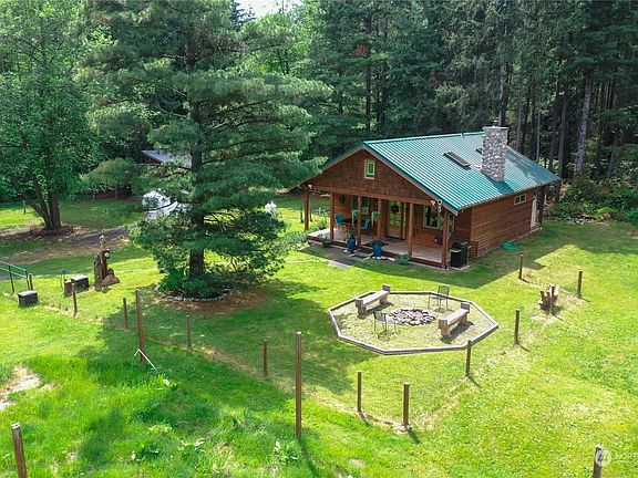 Guest house w/ fully fenced yard and fire pit>
