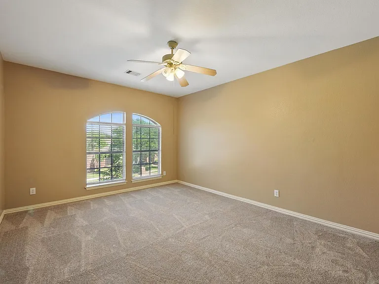 1805 Southwicke Dr — Photo 24