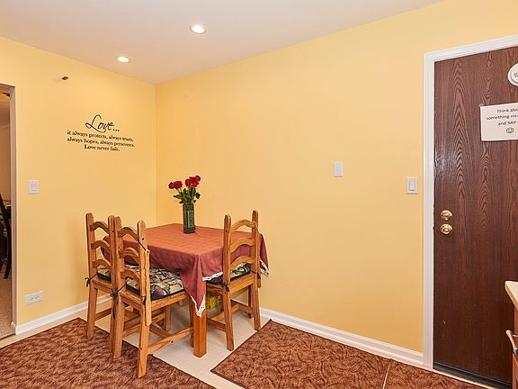 4th image of 4102 Cove Ln APT F