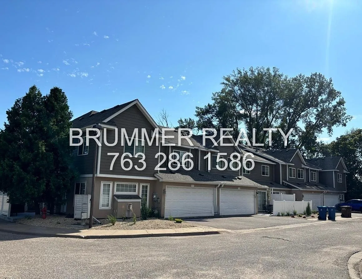 3 bed, $2,150 — Photo 4