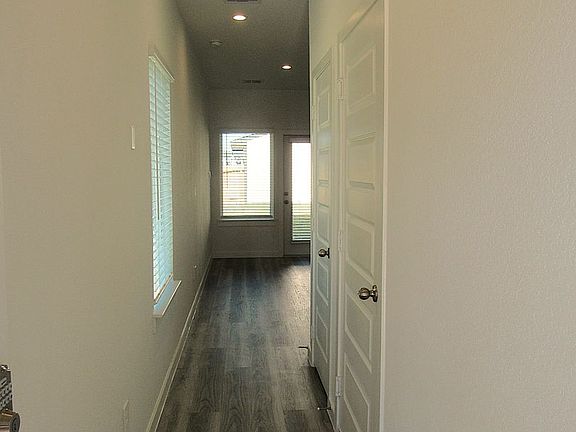 2nd image of 2807 Glengary River Way
