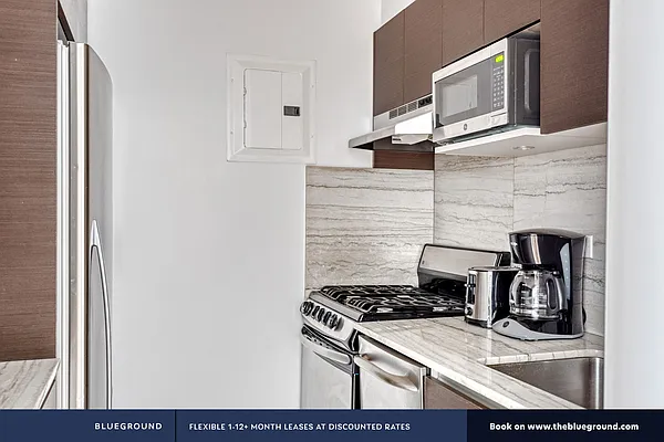 Rented by The Blueground | media 9