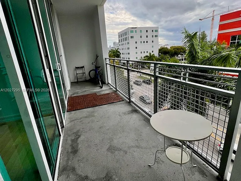 350 NE 24th St #408 — Photo 11