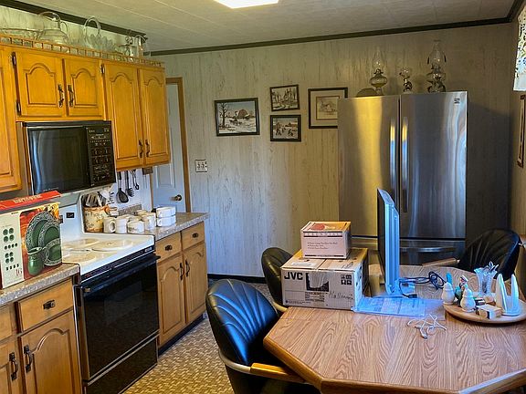 2nd image of 23603 Forrestview Ave