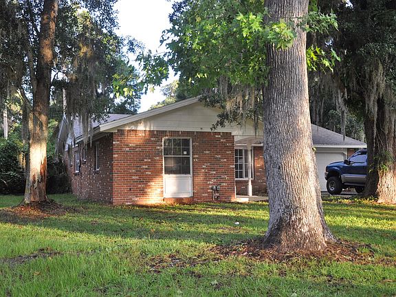 3rd image of 607 Palm Dr