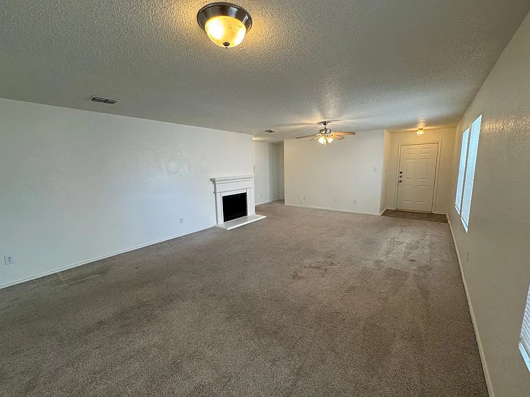 6848 Valley Creek Dr — Photo 19