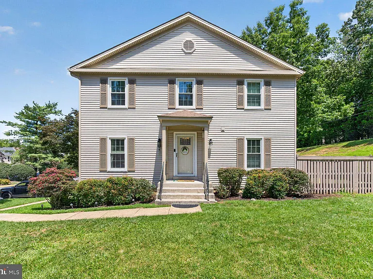 7331 Rolling Oak Ln — Photo 2