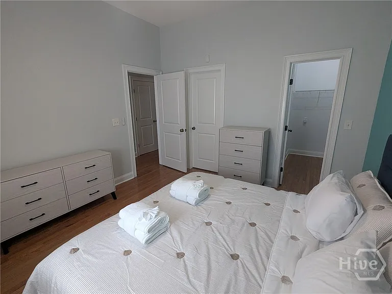 305 E Duffy St #A — Photo 11