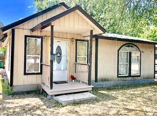 1303 22nd St, Hondo, TX 78861