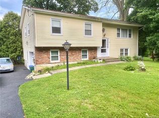 3 Mary Ann Ct, Stony Pt, NY 10980