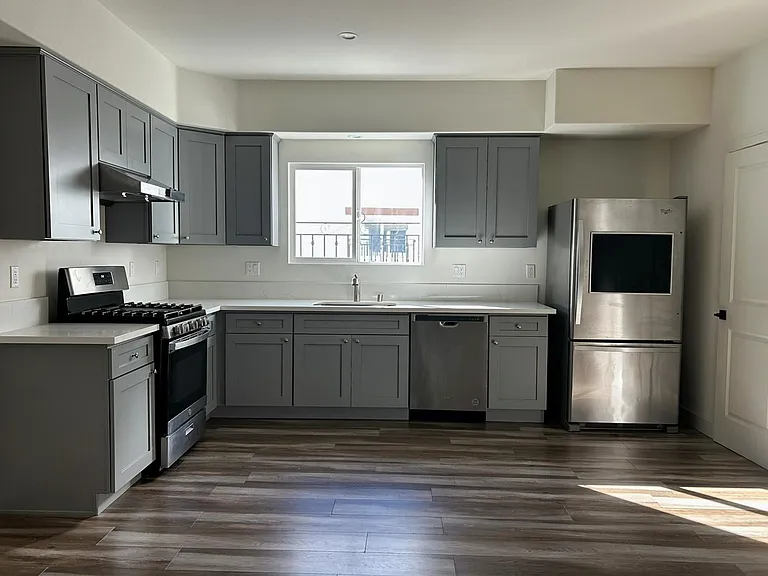 8425 Telegraph Rd — Photo 26