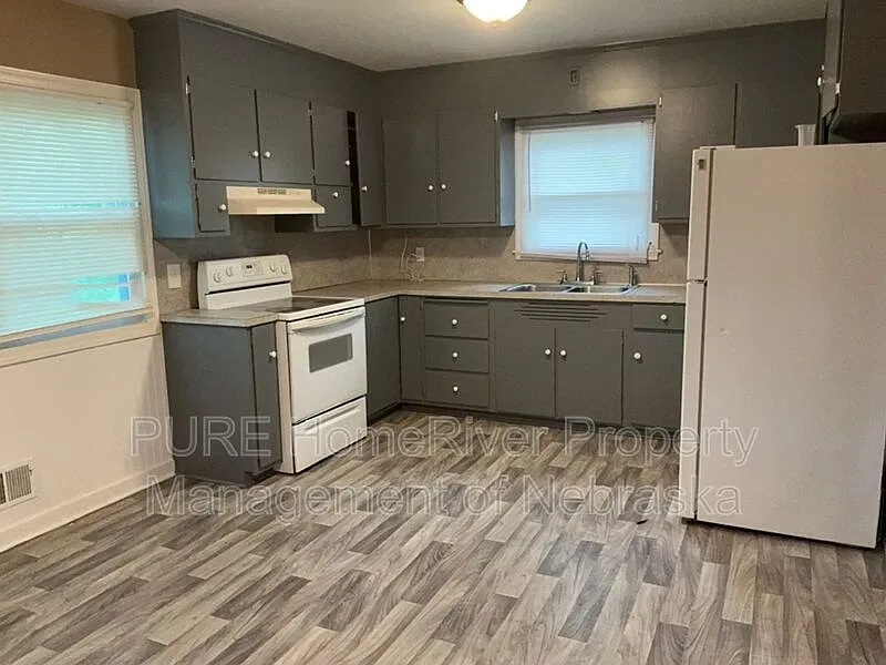 3 bed, 2.0 bath, 1184 sqft, $1,850 — Photo 3