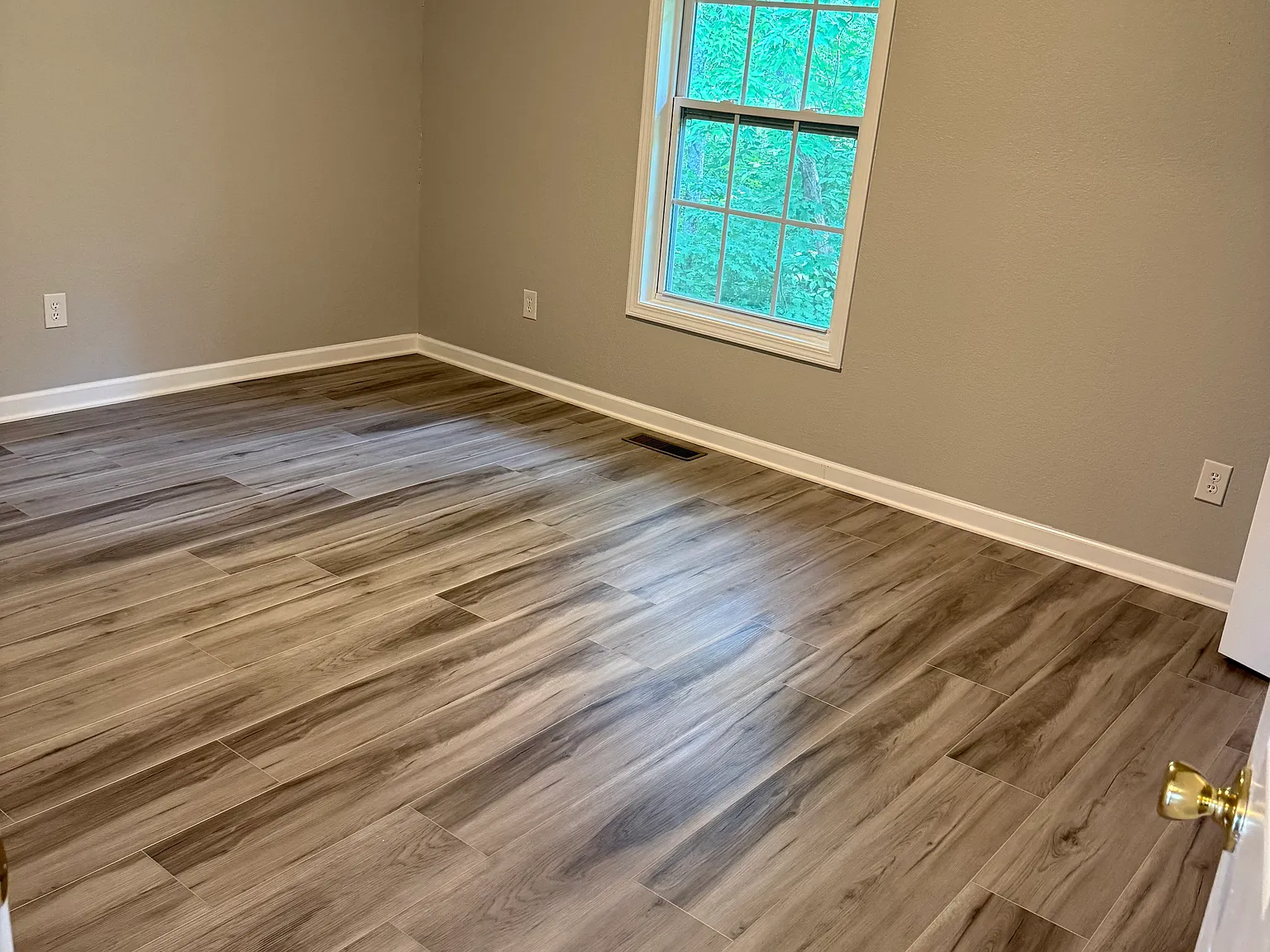 2 bed, 2.5 bath, 1400 sqft, $1,700 — Photo 3