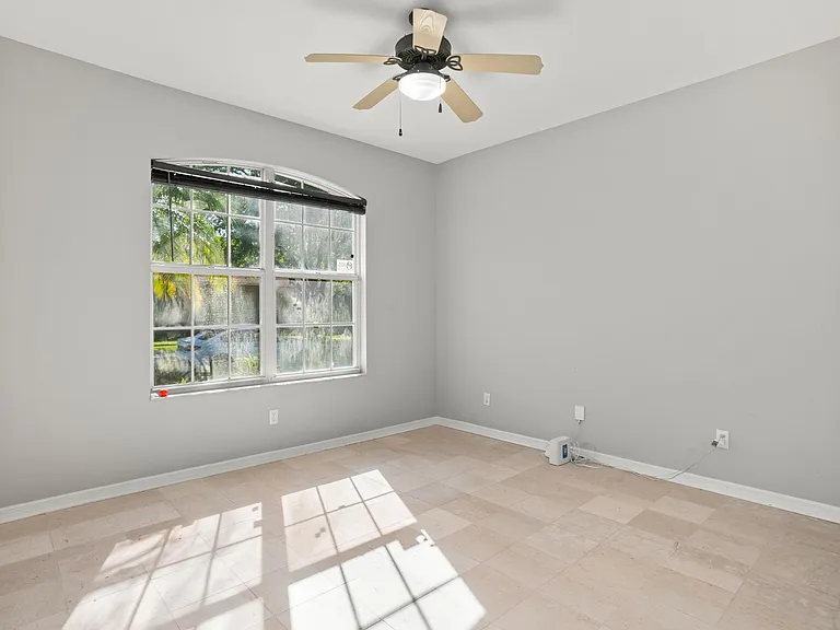 2810 University Acres Dr — Photo 25