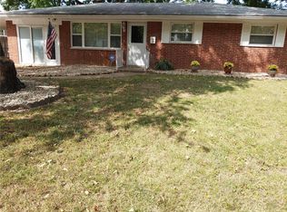 19 Dale Allen Dr, Belleville, IL