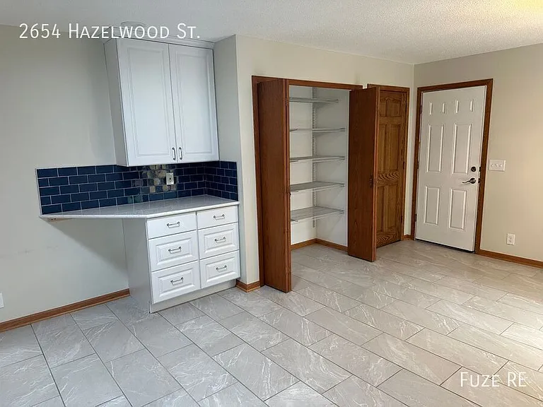 2654 Hazelwood St N — Photo 7