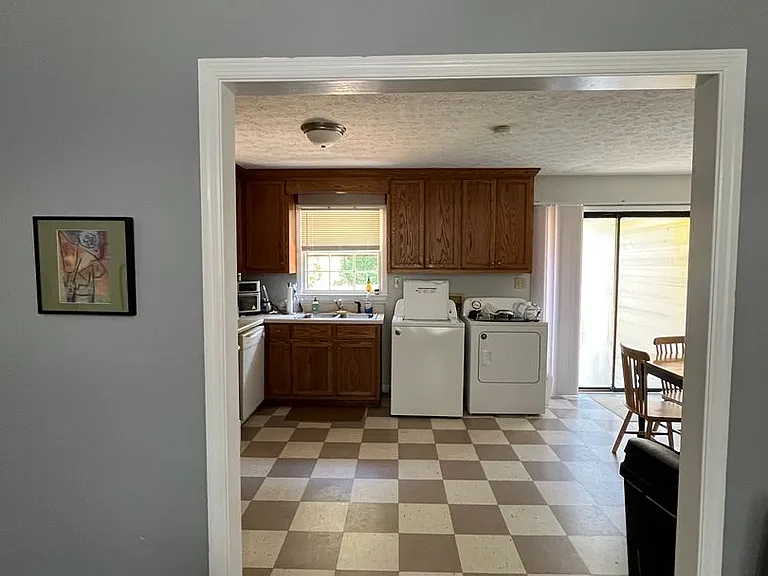 139 Barrington Pl #3 — Photo 8