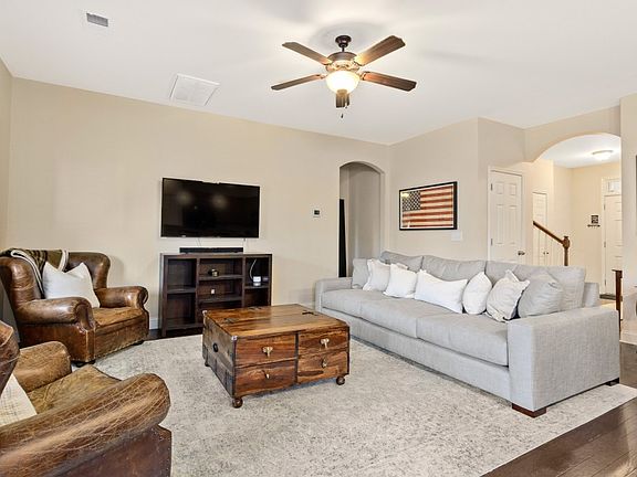 5th image of 8169 Middlewick Ln