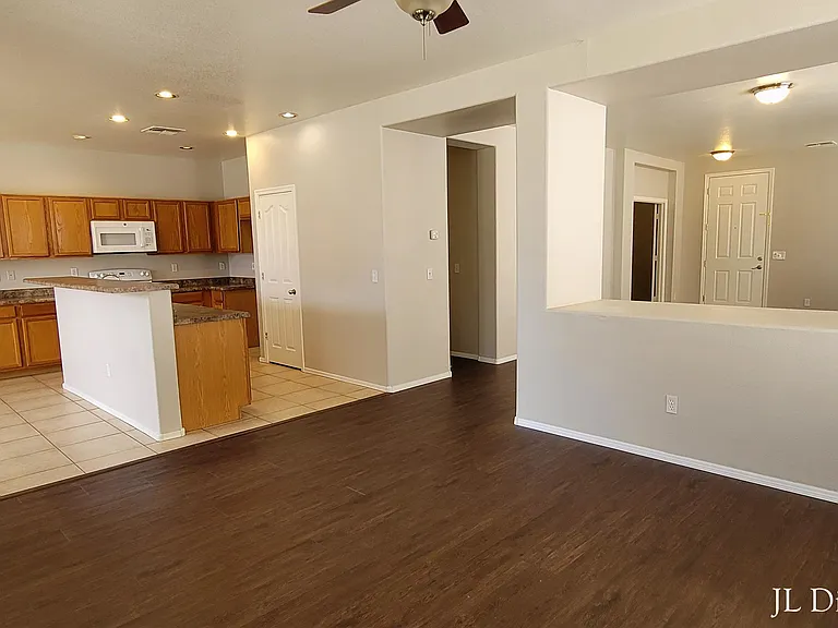 6895 S Amethyst Dr — Photo 5