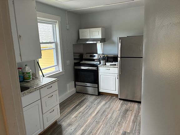 3rd image of 118 N Main St