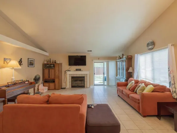 1128 Raymond Dr, Modesto, CA 95351