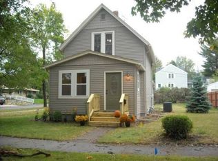 726 8th St, Hudson, WI 54016