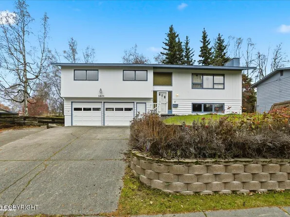 1601 Baylor Way, Anchorage, AK 99508