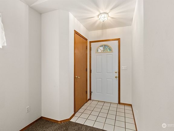 3rd image of 5020 Marian Drive NE