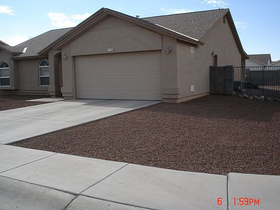 Corner Lot w/ Double Cast Iron Gate (Front/ Right)