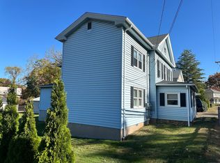 96 Main St, Branford, CT 06405