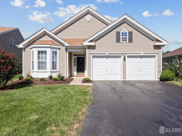99 Minuteman Cir, Allentown, NJ 08501