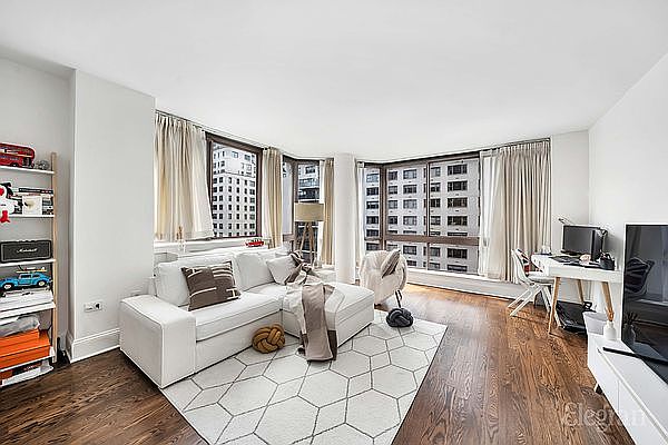 1st image of 300 E 64th St APT 14D