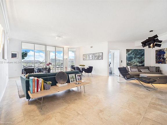 2nd image of 723 Crandon Blvd #Penthouse 6