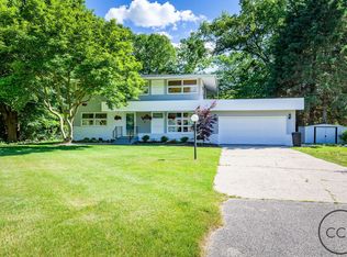 211 Pinecrest Rd, Whitehall, MI 49461