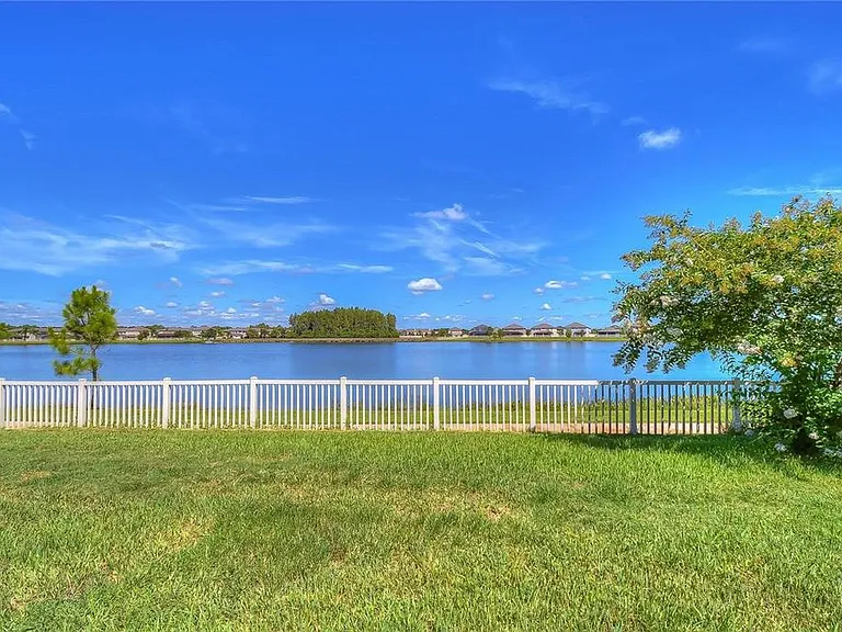 19391 Long Lake Ranch Blvd — Photo 23