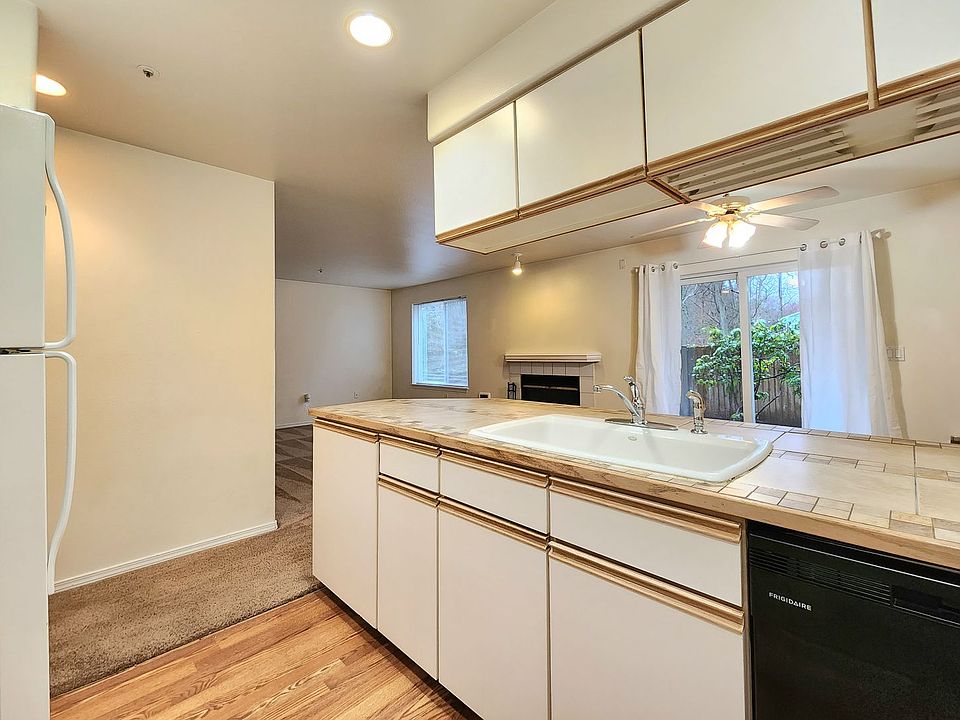 1st image of 9727 18th Ave W APT B103