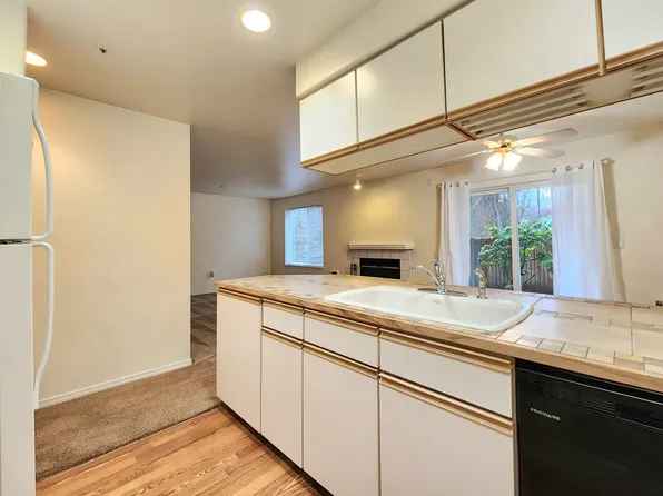 9727 18th Ave W APT B103, Everett, WA 98204