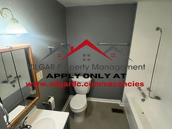 5th image of 3828 Alder St #1R