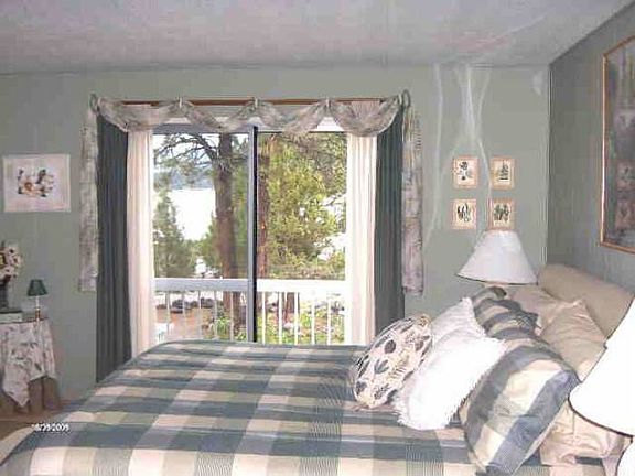 WAKE UP TO THE LAKE VIEW