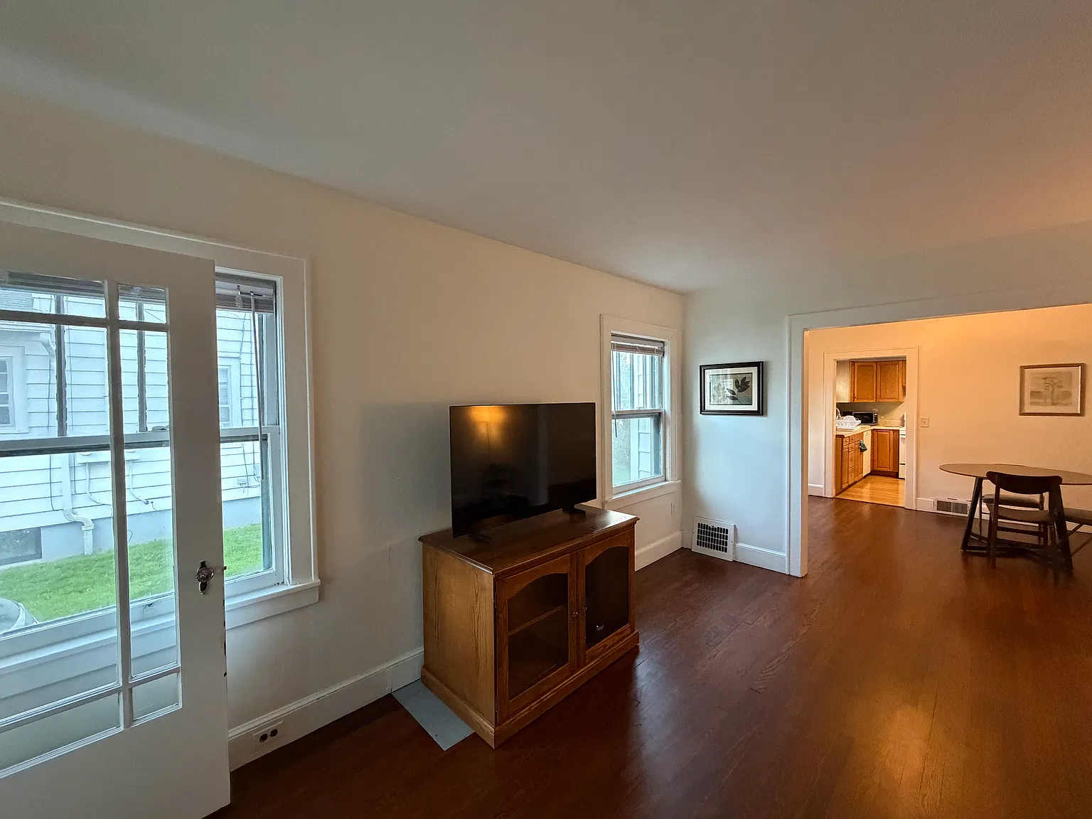 101 Helen St — Photo 1