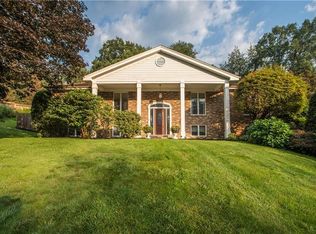 13 W Hillcrest Rd, Eighty Four, PA 15330