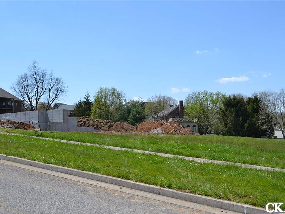 2nd image of 160 Colonial Way