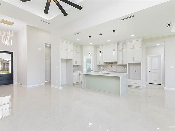 3rd image of 8039 N 51st St