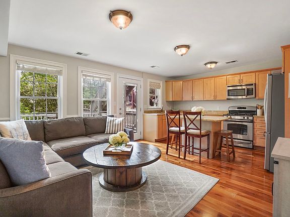 2nd image of 161 O St #3